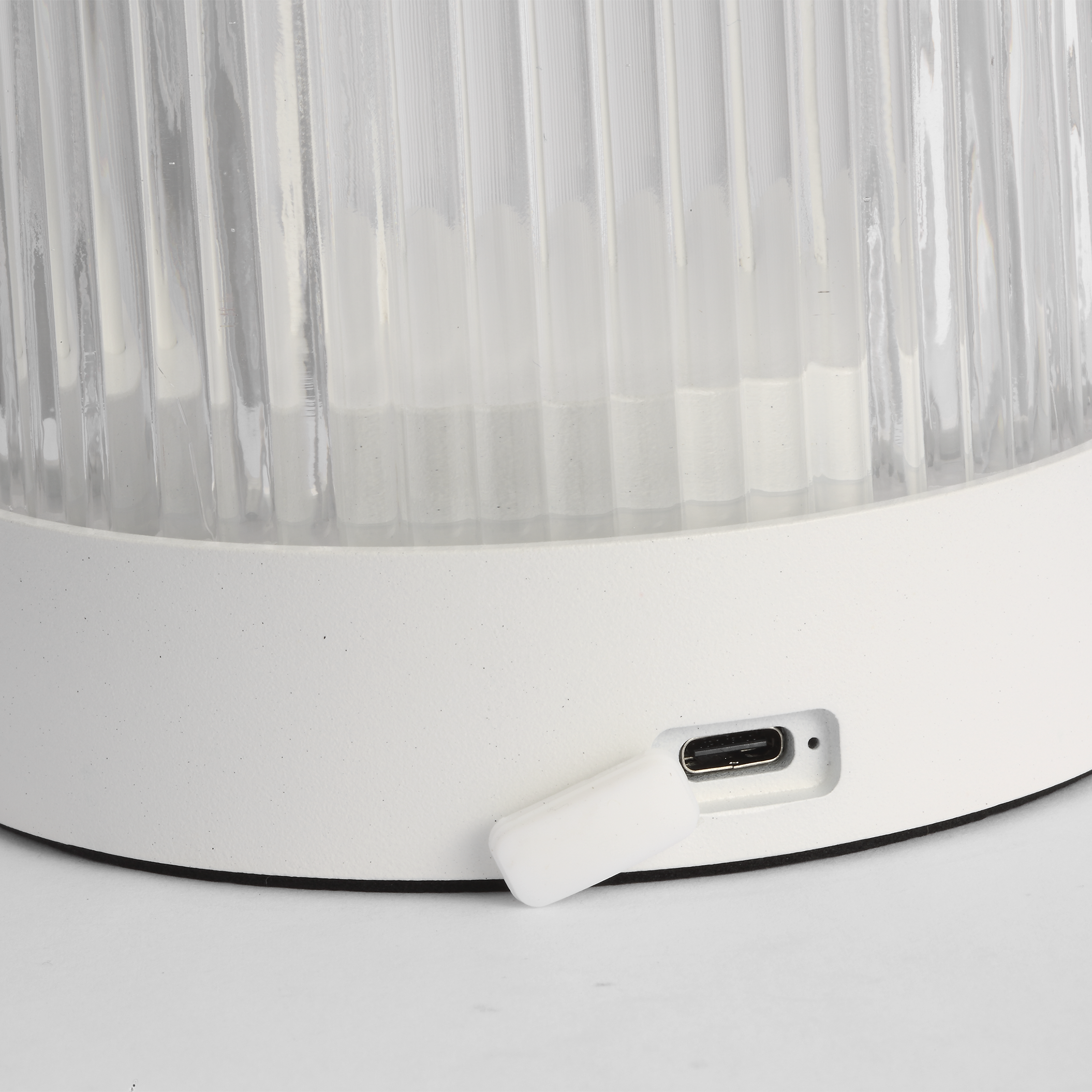 Tawa Accent Rechargeable Table Lamp matte White 2700K 90 CRI wall charger included