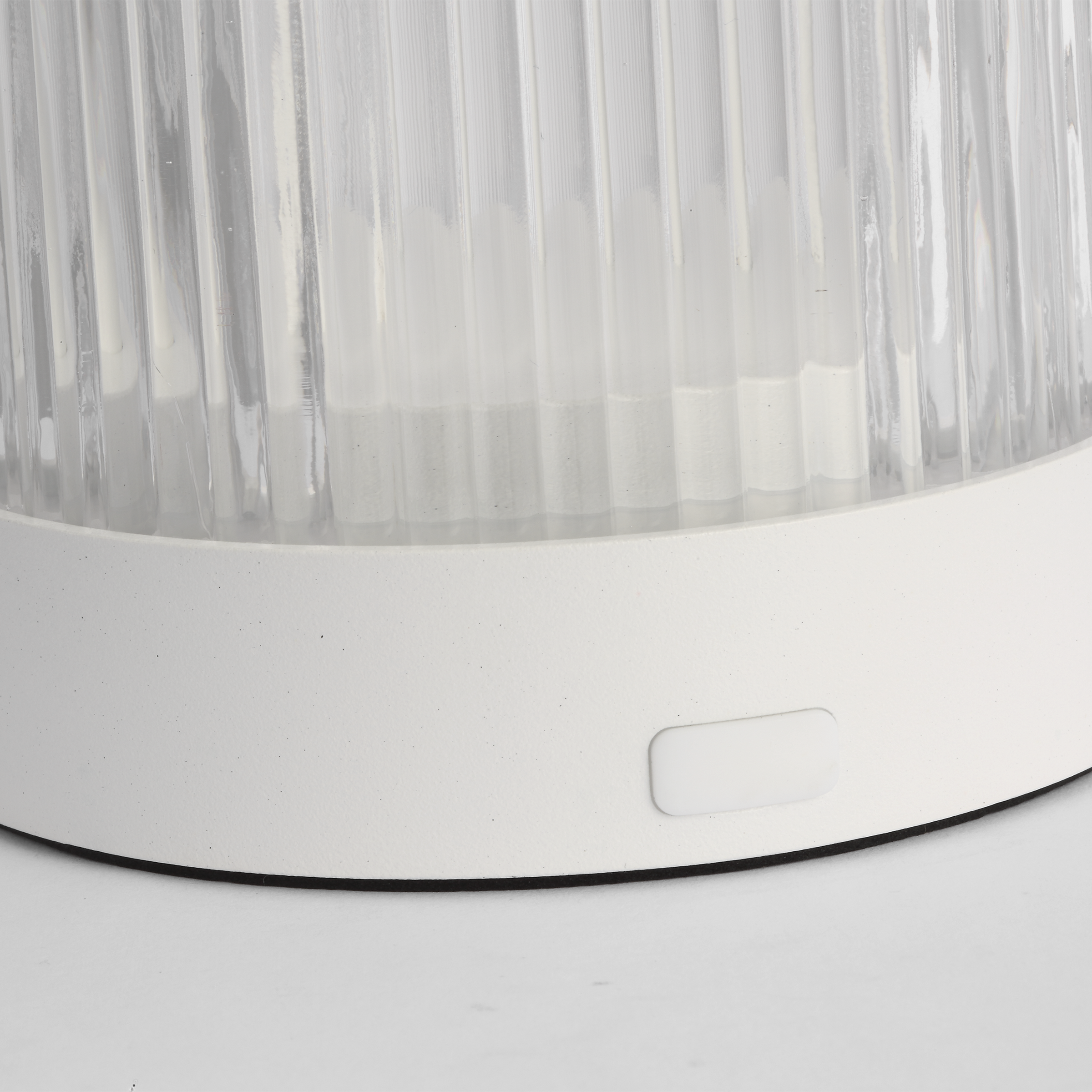 Tawa Accent Rechargeable Table Lamp matte White 2700K 90 CRI wall charger included