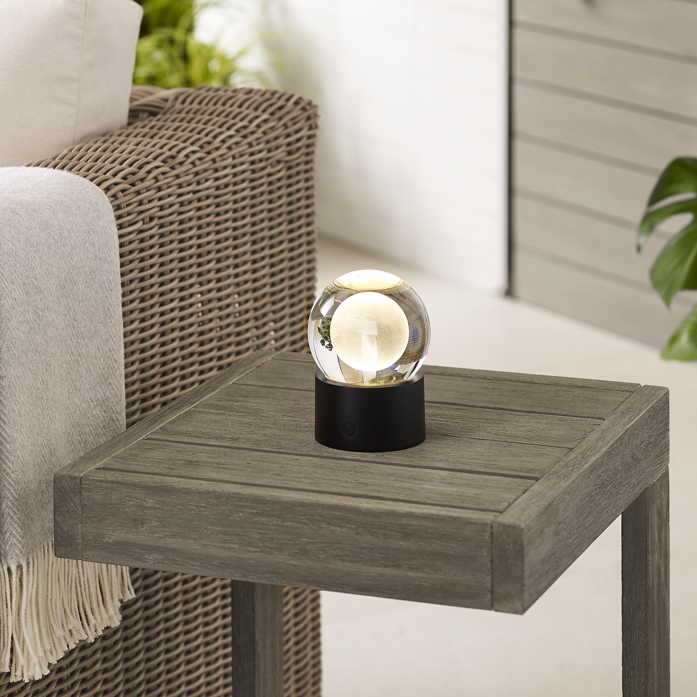 Mina Accent Rechargeable Table Lamp Black 2700K 90 CRI wall charger included