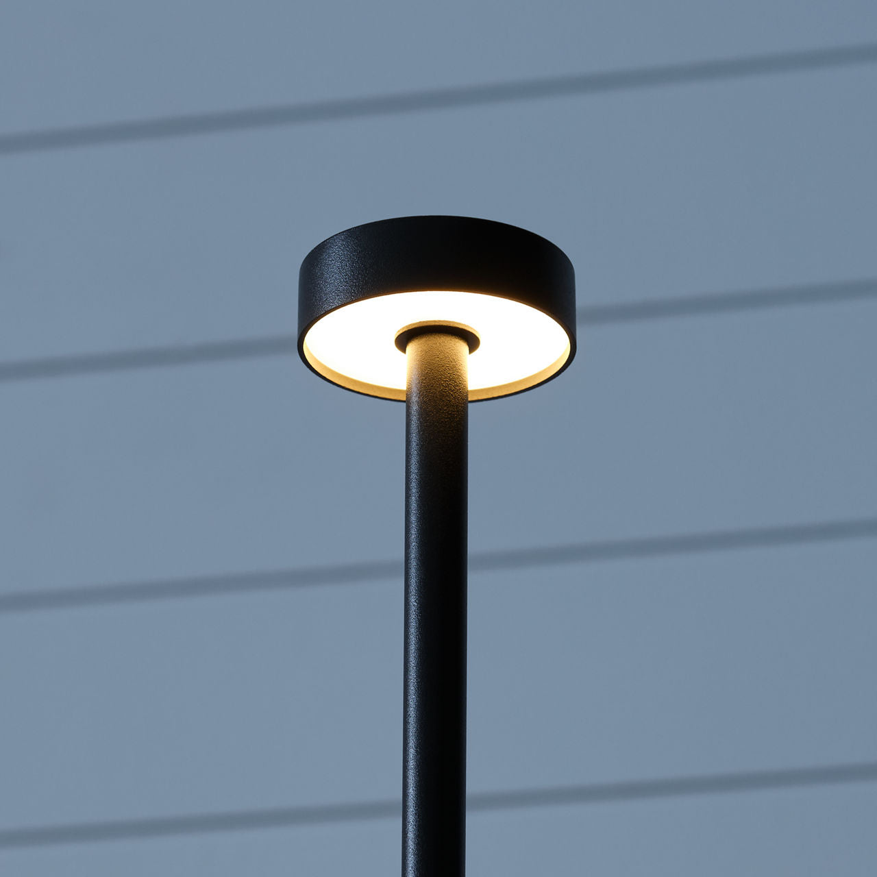 Moneta Short Accent Rechargeable Table Lamp Black 2700K 90 CRI