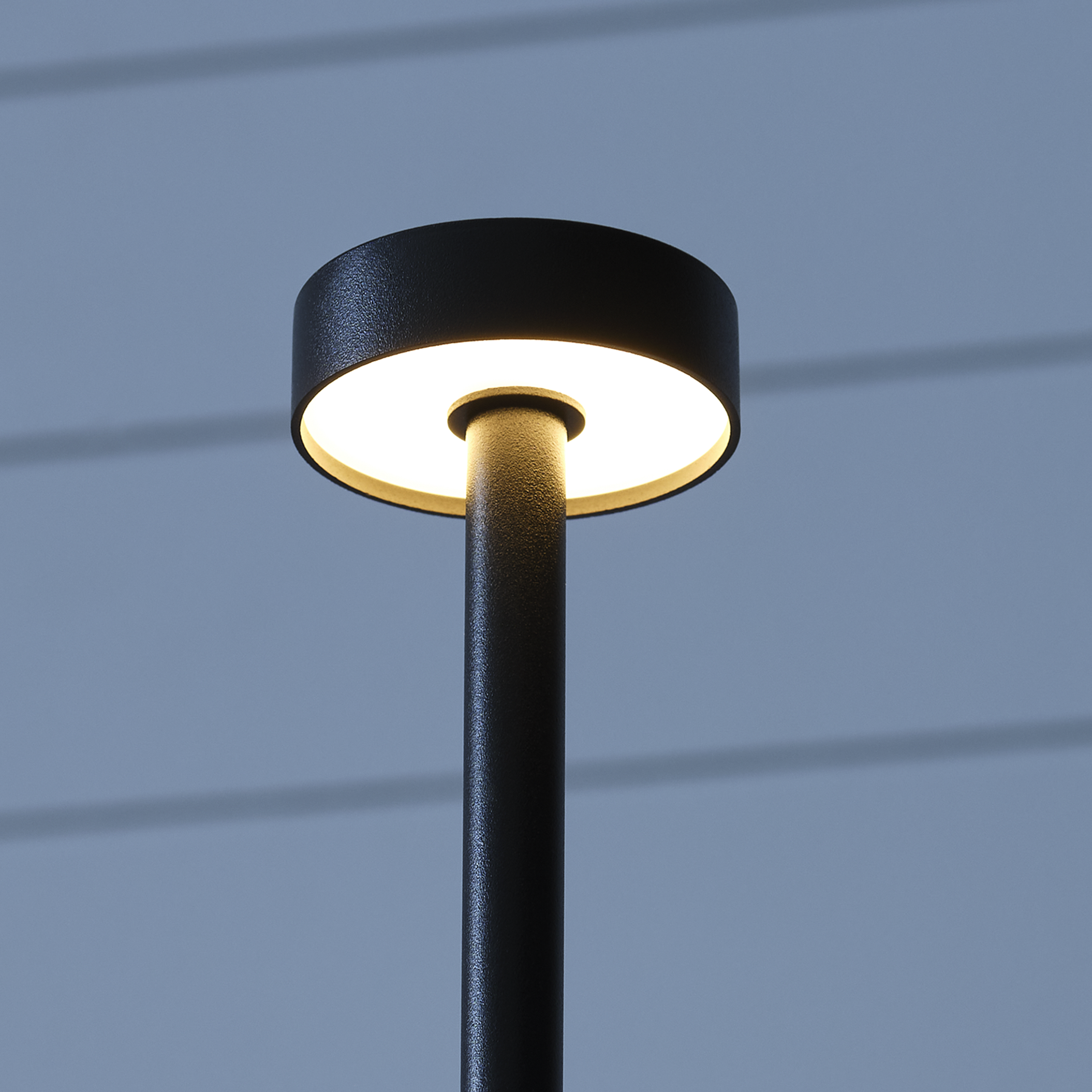 Moneta Short Accent Rechargeable Table Lamp Black 2700K 90 CRI