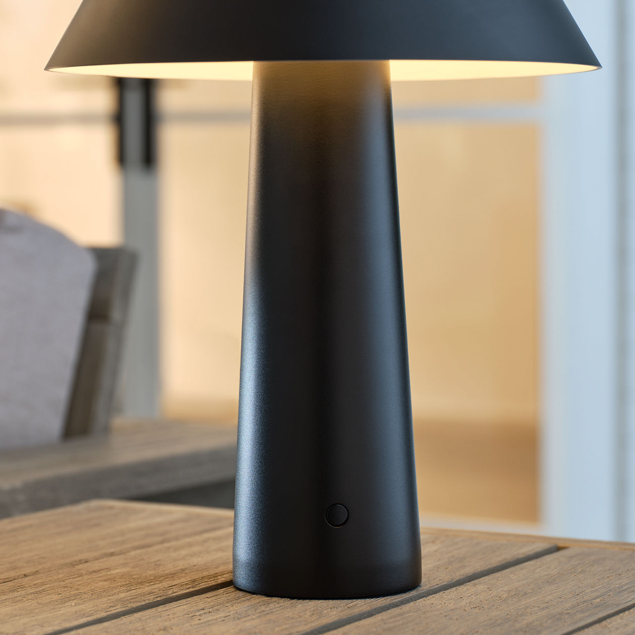Sesa Accent Rechargeable Table Lamp Black 2700K 90 CRI