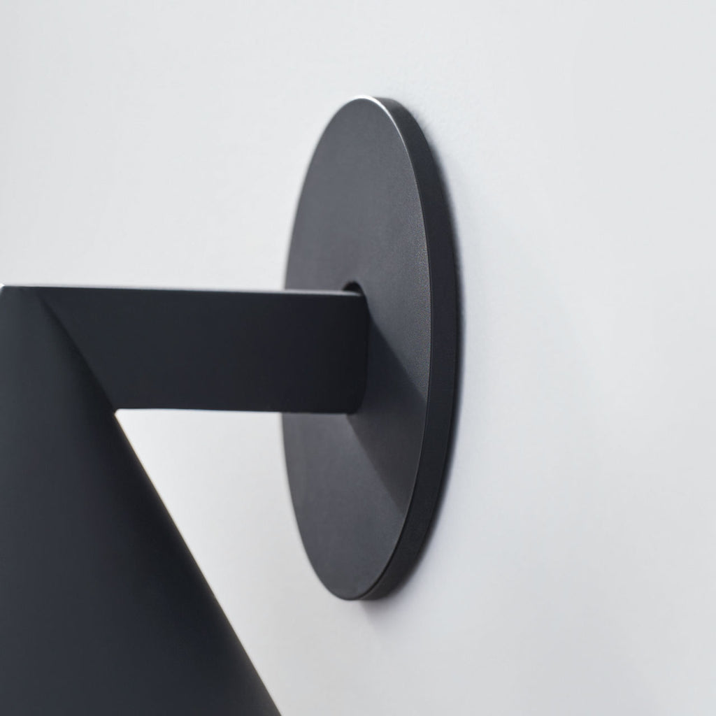 Midrand 4 Task Sconce Nightshade Black 2700K 90 CRI