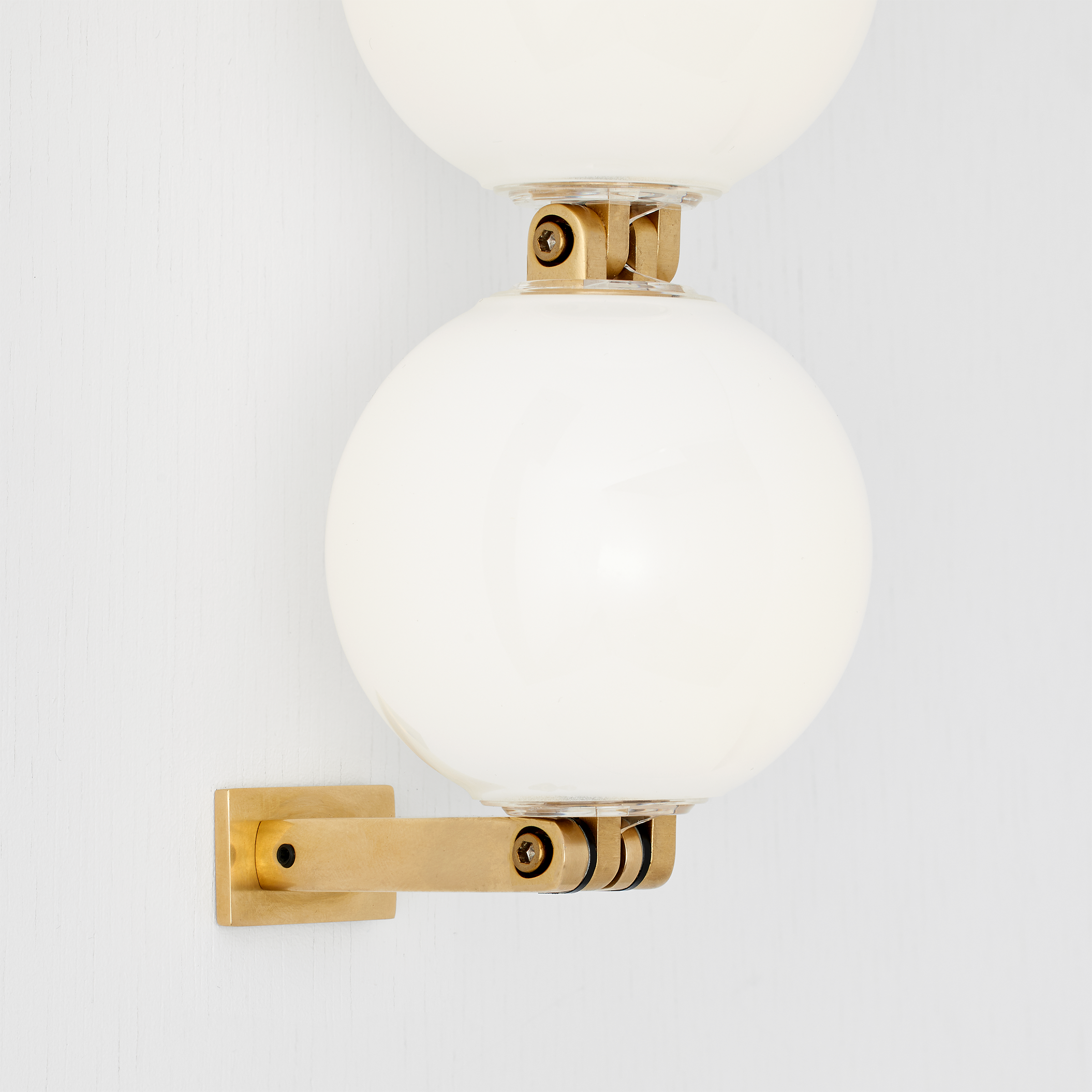 Perle 15 Sconce Natural Brass 2700K 90 CRI