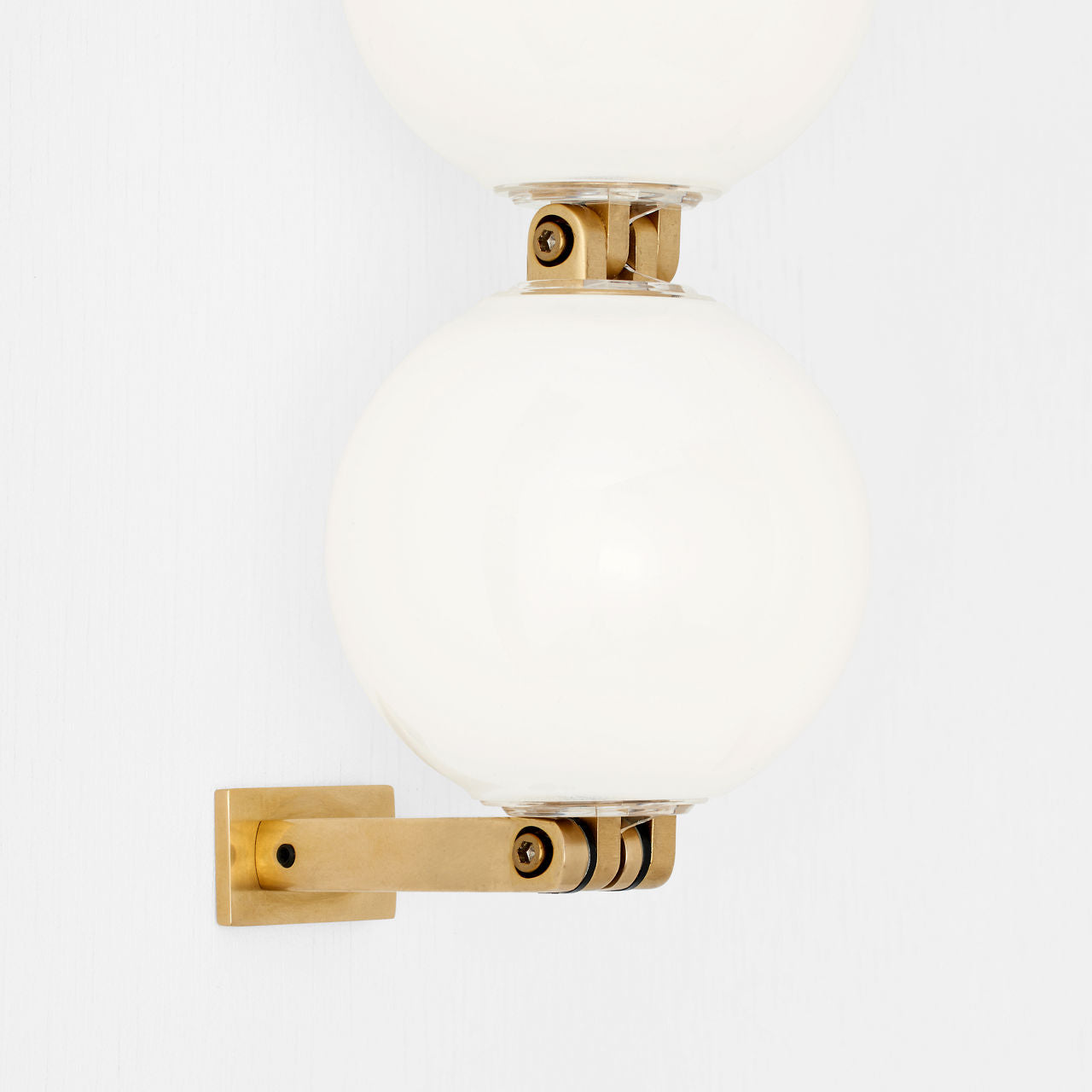 Perle 15 Sconce Natural Brass 2700K 90 CRI