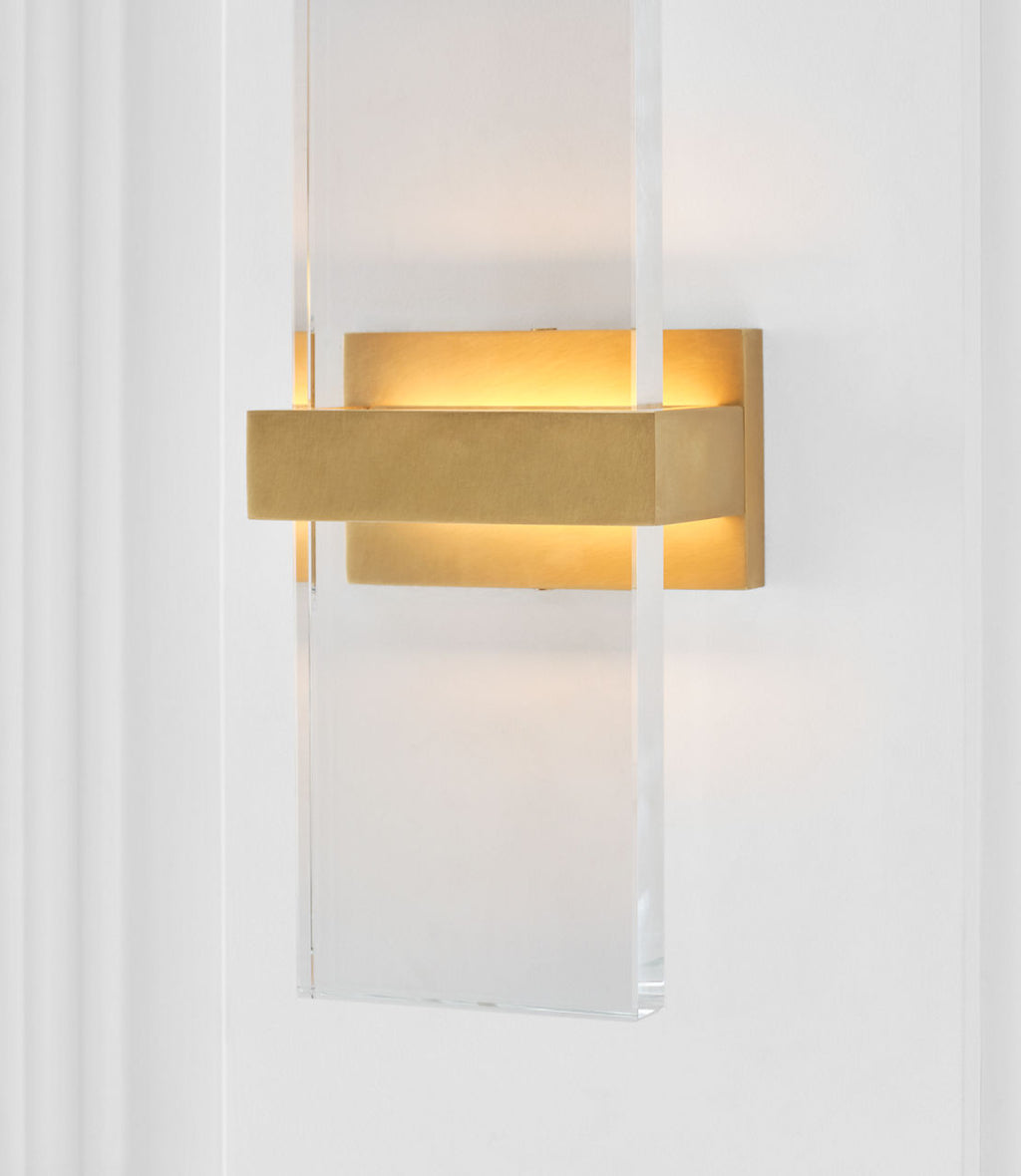 Flyta Medium Sconce Clear Natural Brass 2700K 90 CRI