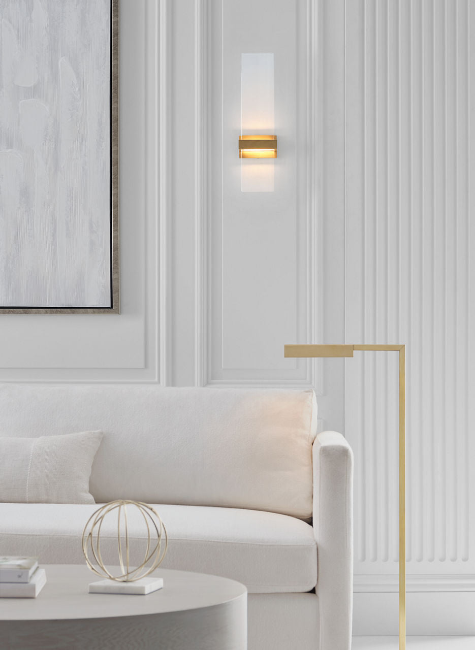 Flyta Medium Sconce Clear Natural Brass 2700K 90 CRI