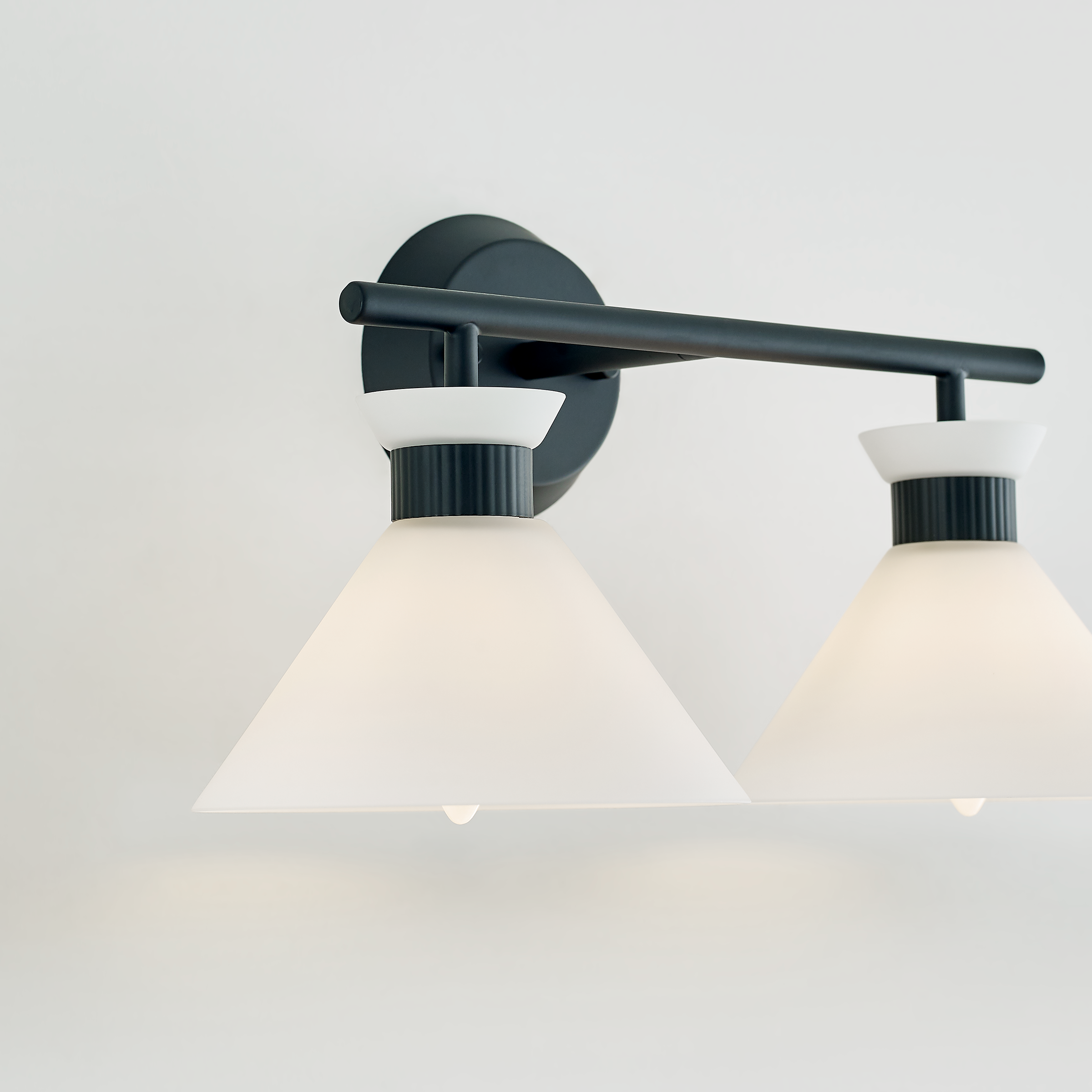 Belcarra 2 - Light Vanity Midnight Black