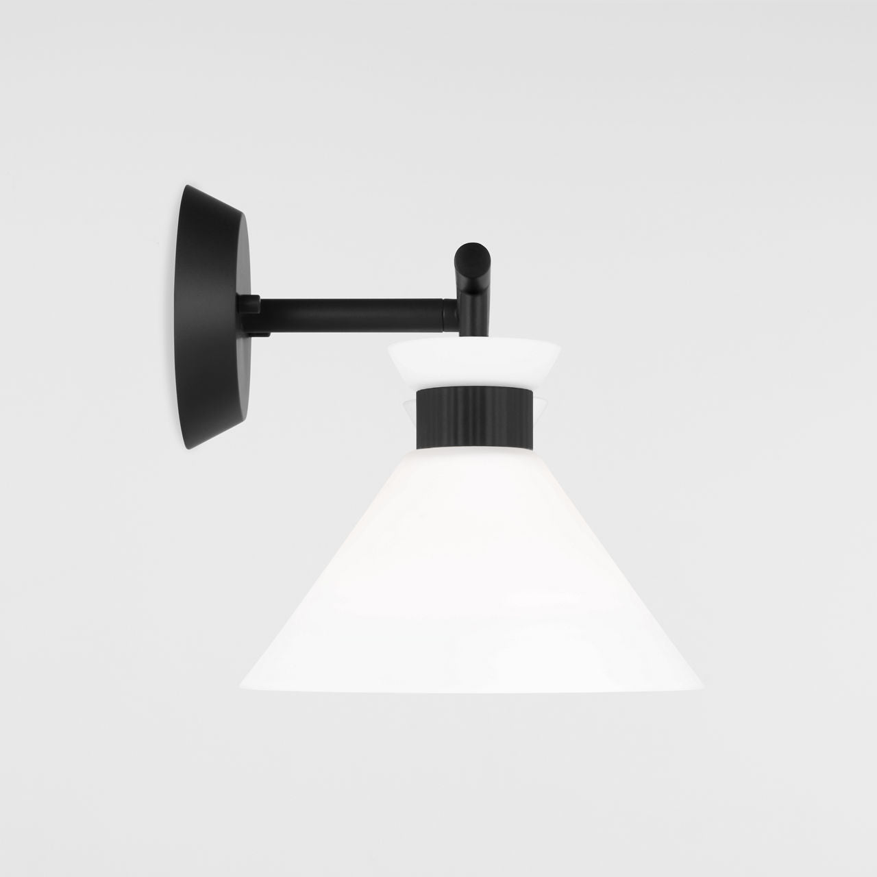 Belcarra 2 - Light Vanity Midnight Black