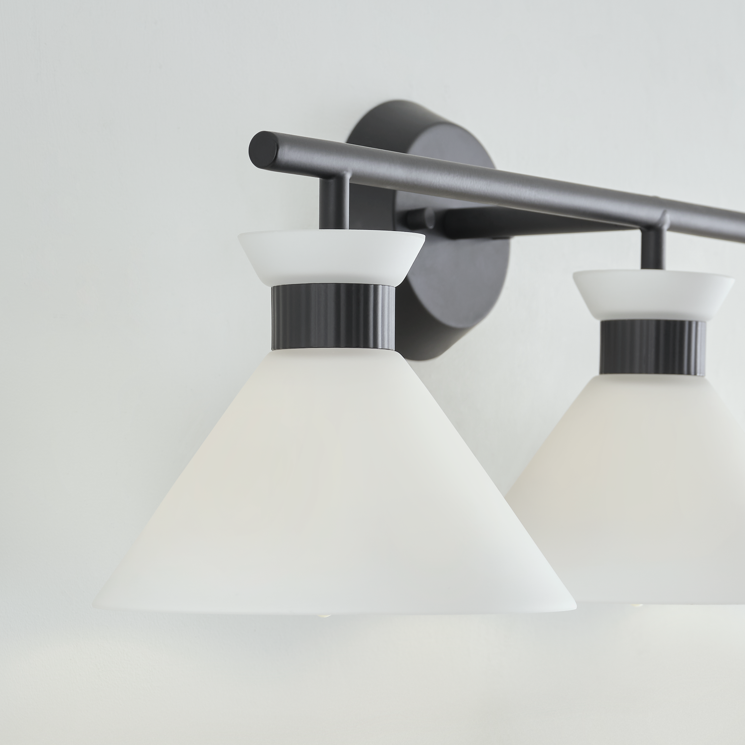 Belcarra 3 - Light Vanity Midnight Black