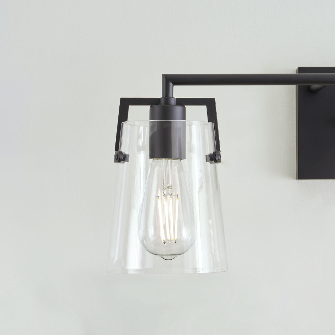 Crofton 3 - Light Vanity Midnight Black