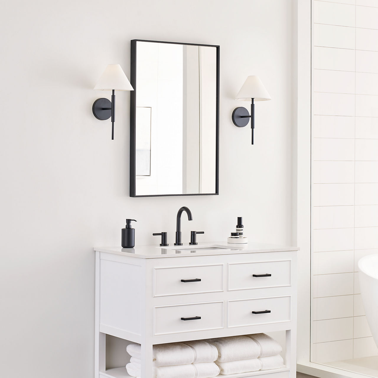Porteau Medium Sconce Midnight Black