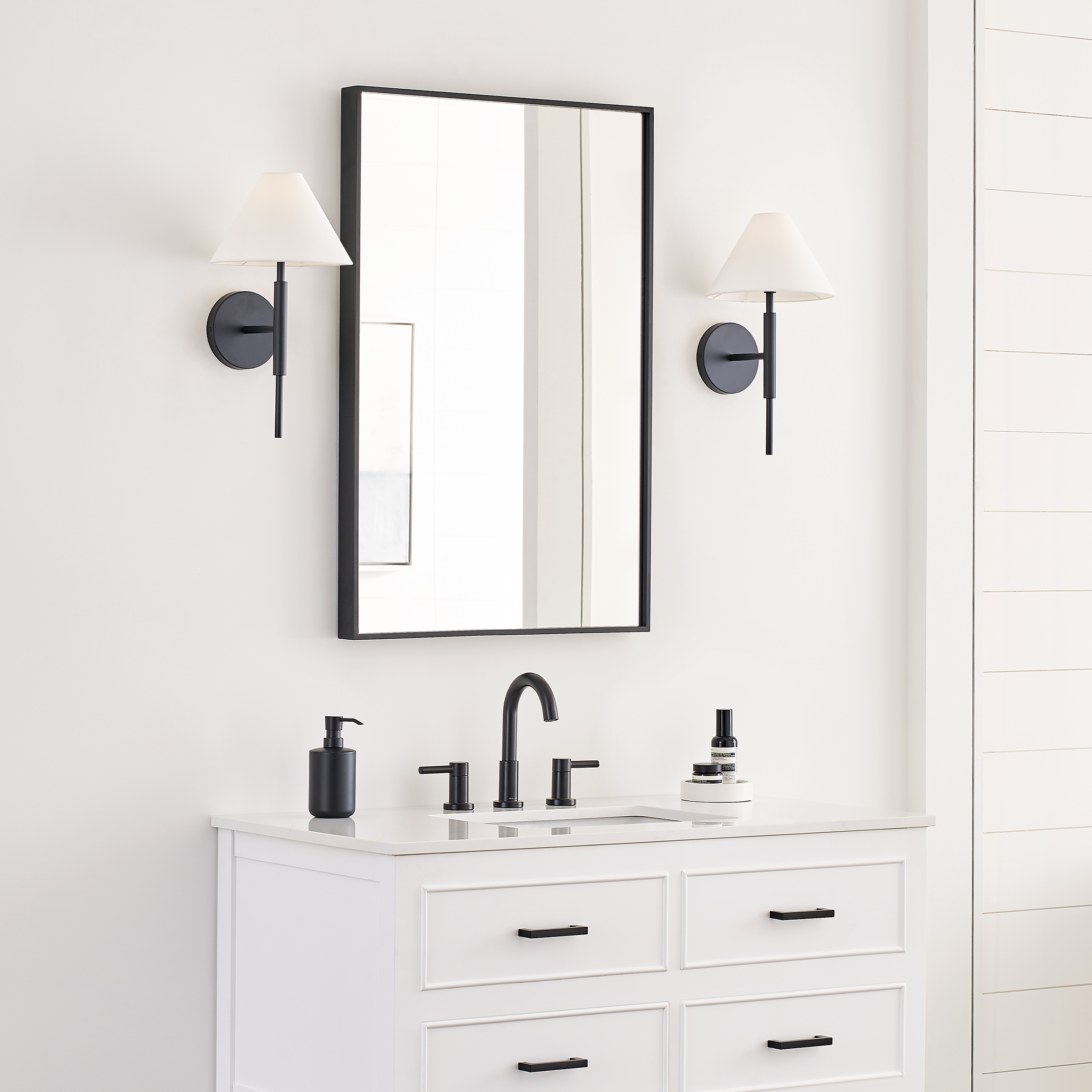 Porteau Medium Sconce Midnight Black