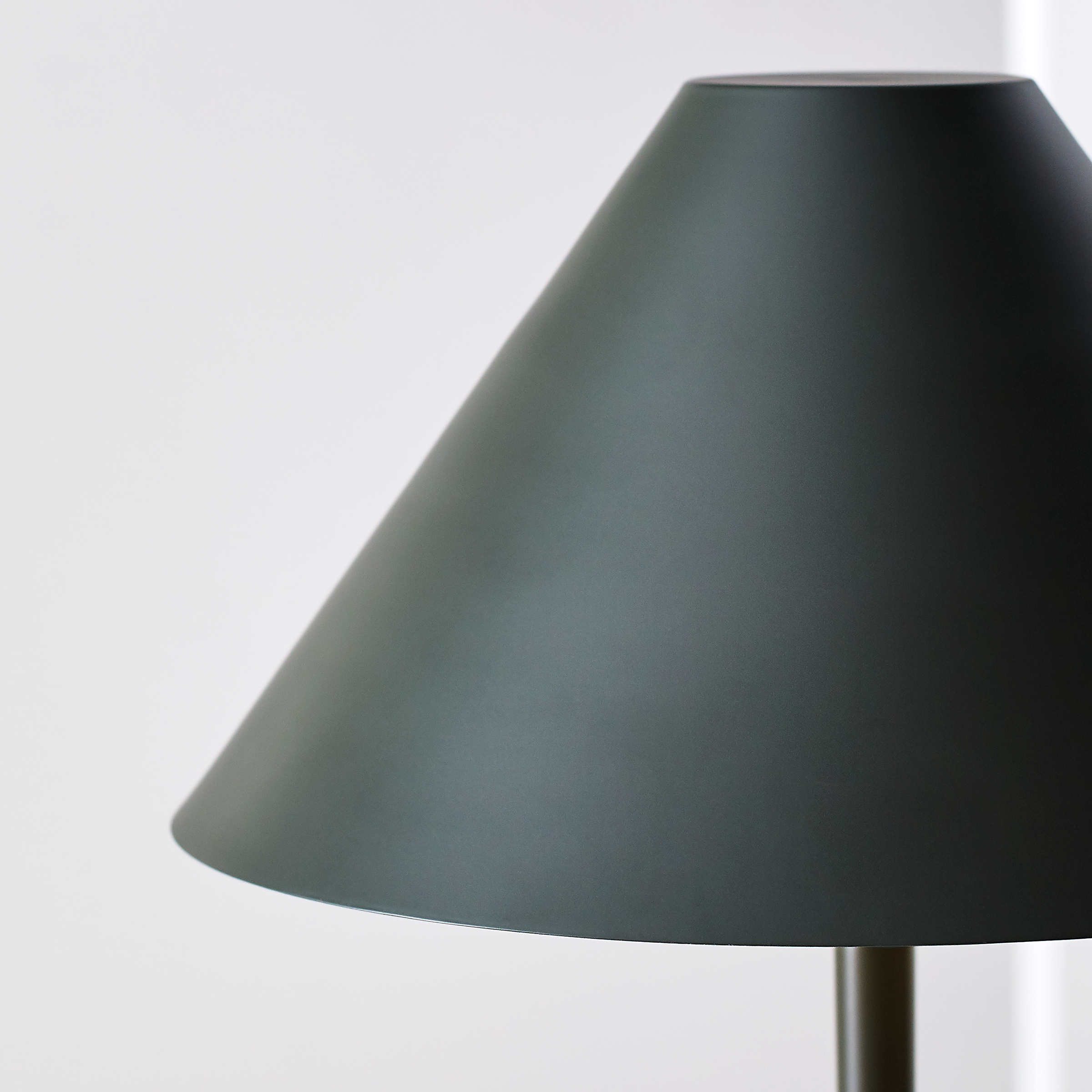 Contra Medium Table Lamp Matte Charcoal Black