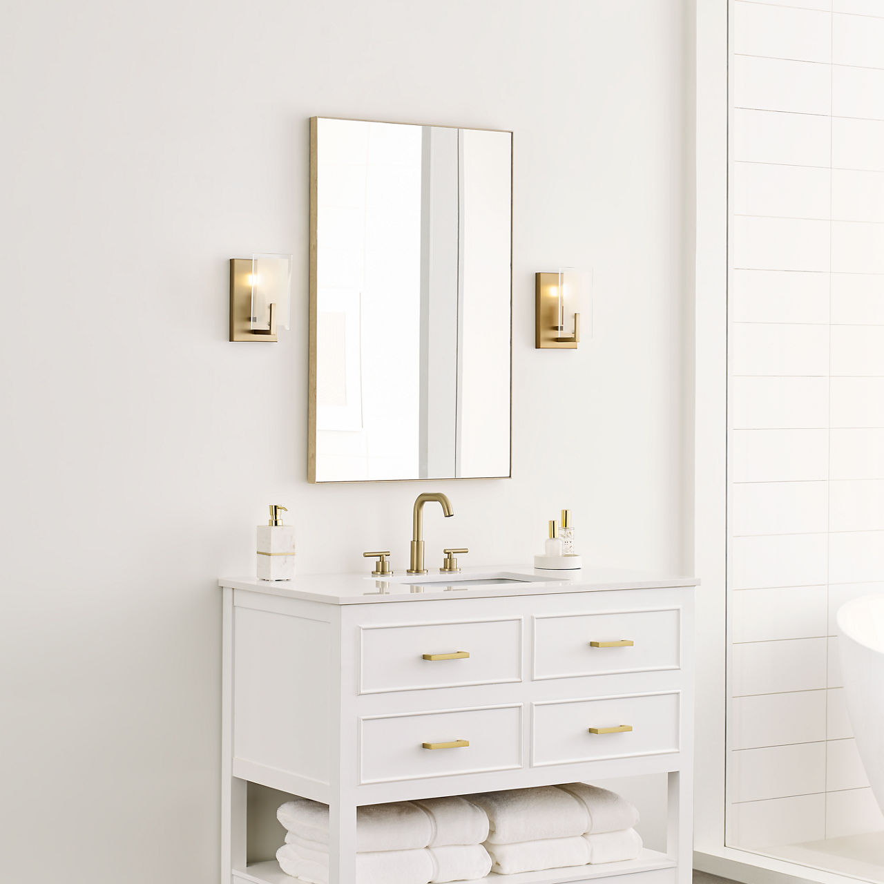 Syll One Light Wall / Bath Sconce | Sconce Satin Brass
