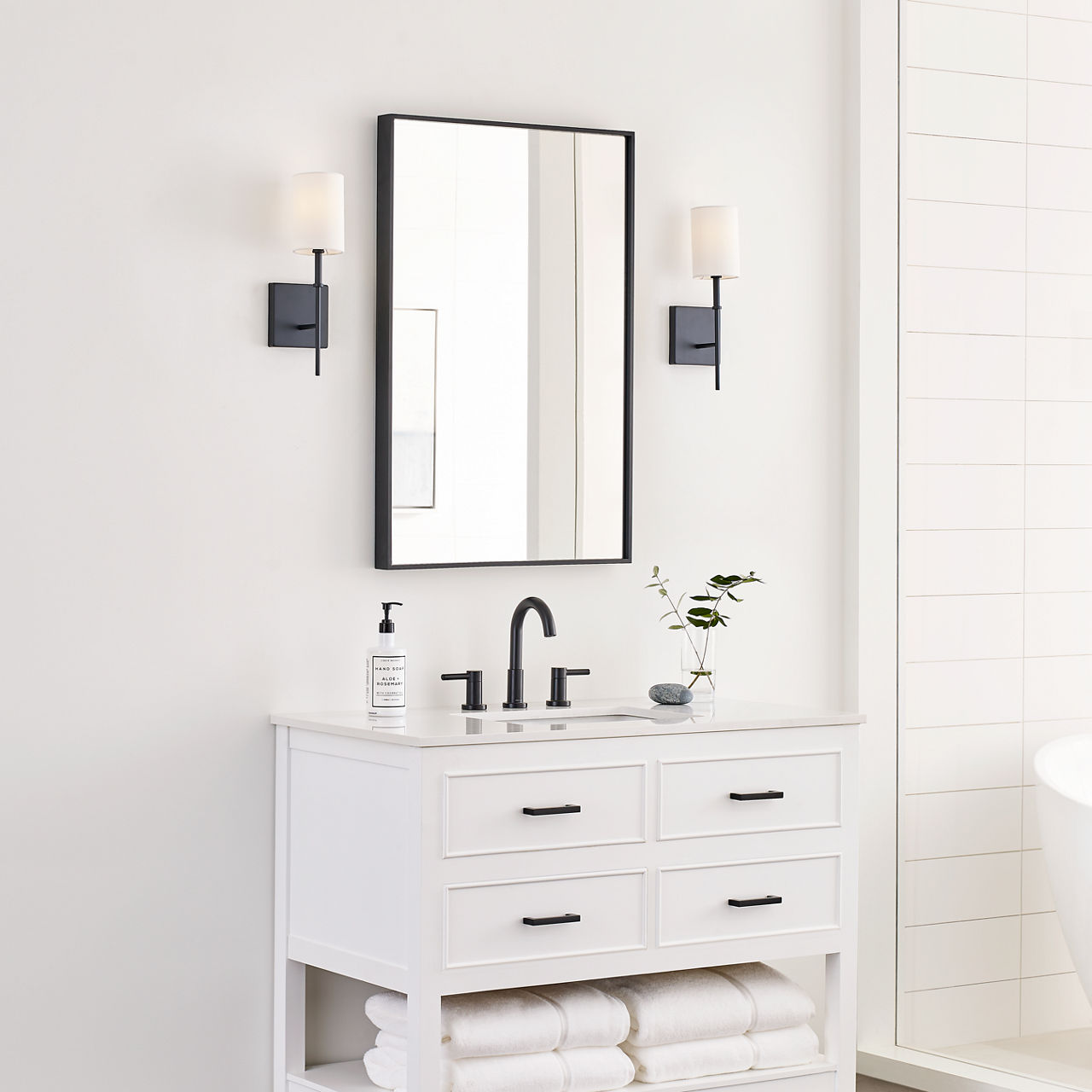 Foxdale 1-Light Sconce | Midnight Black
