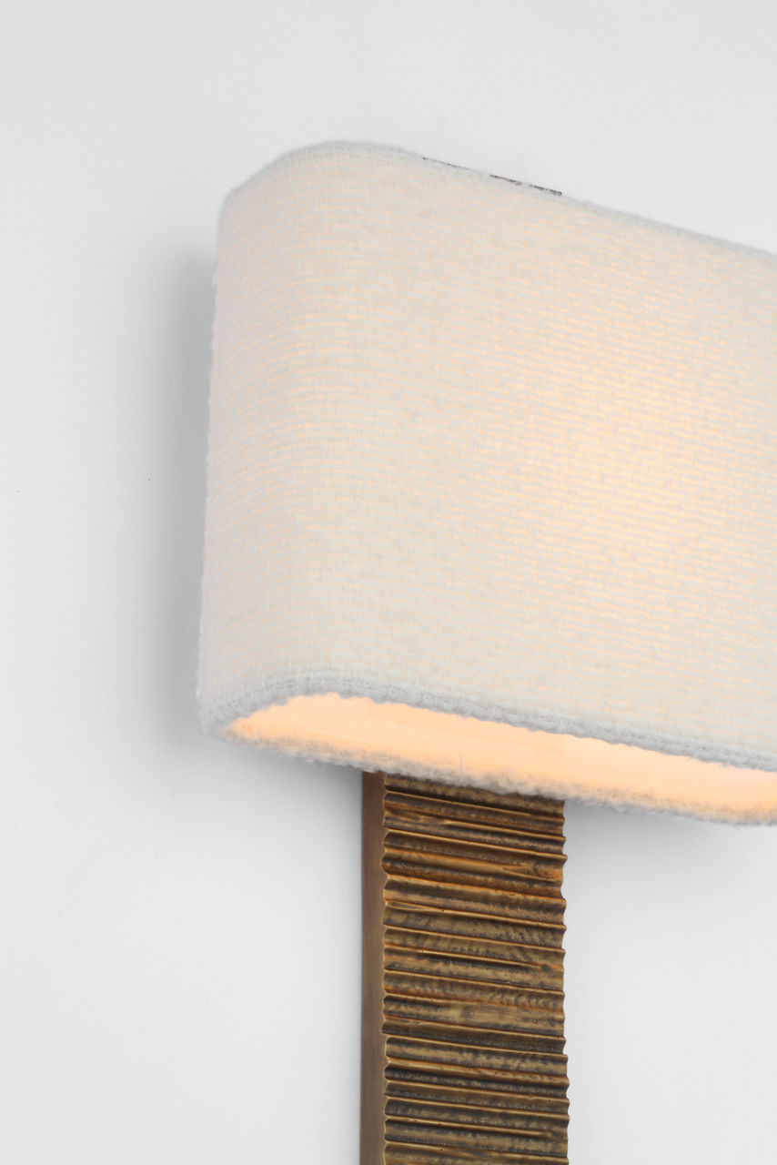 Fumar 23" Tail Sconce | Ridged Tombac | BouclÃ© Shade