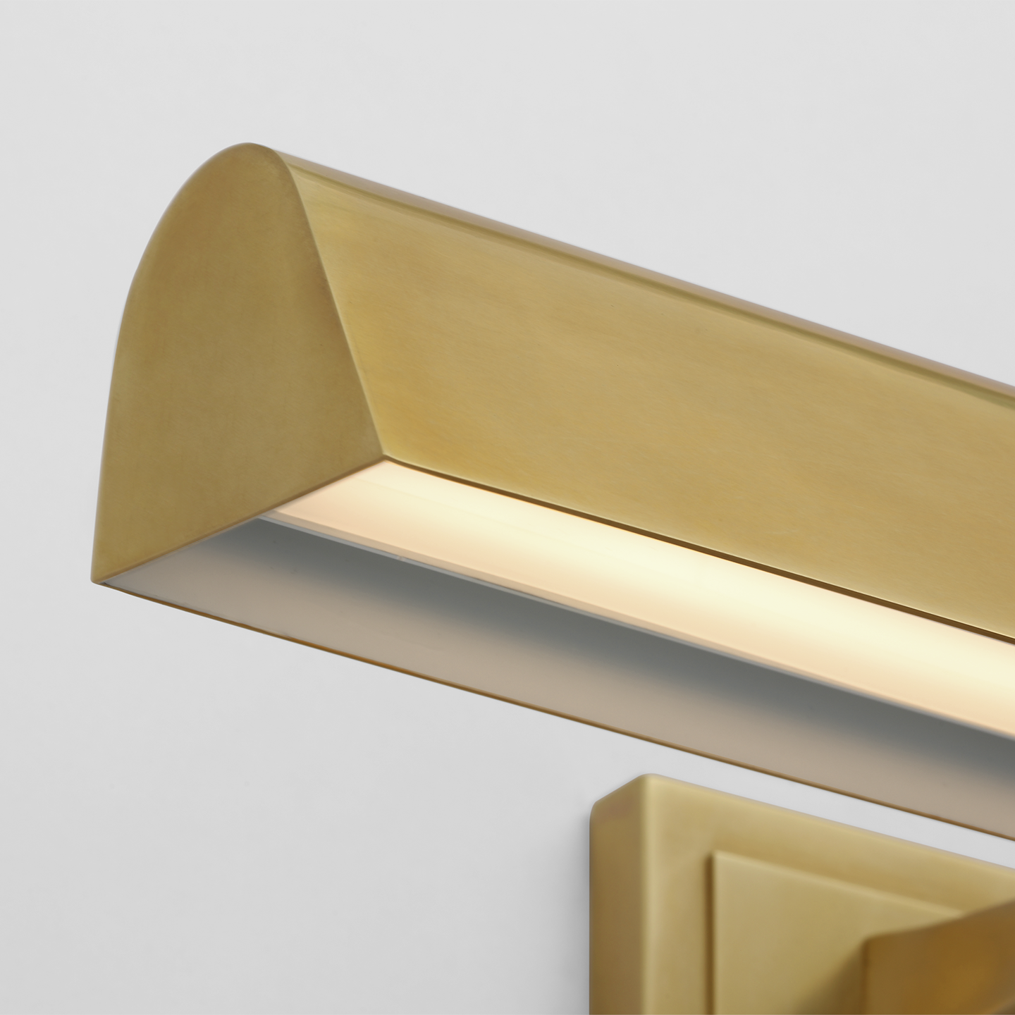 Edric 18" Picture Light | Hand-Rubbed Antique Brass