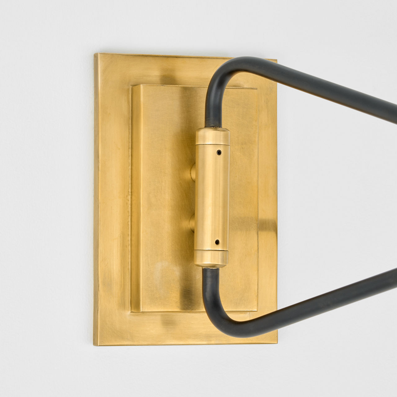Keil Swing Arm Wall Light | Hand-Rubbed Antique Brass and Black | Linen Shade