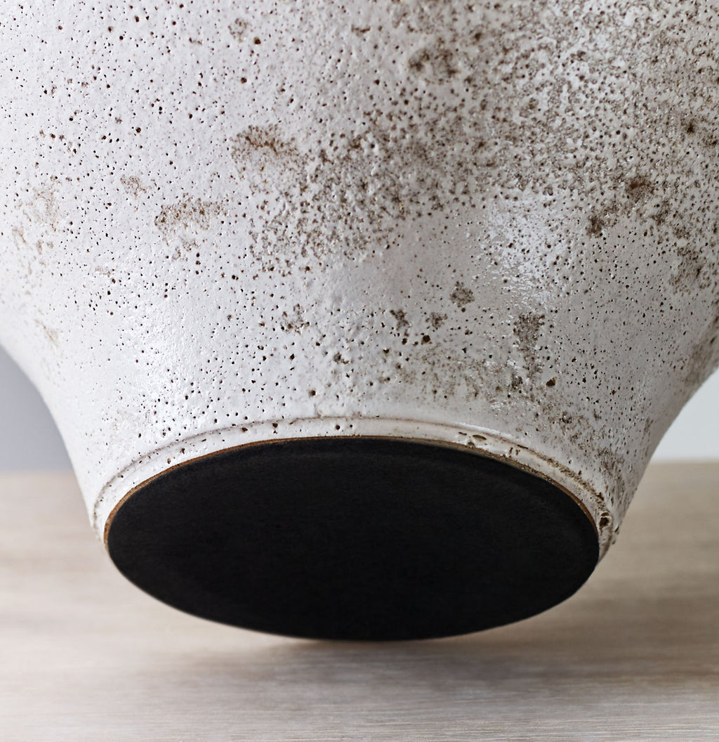 Gaios Table Lamp | Pharaoh White | Linen Shade