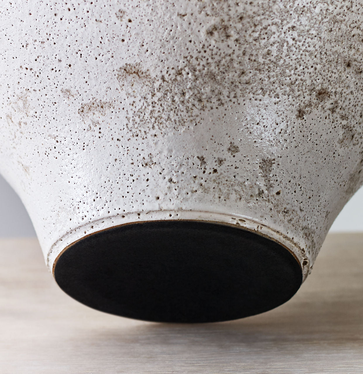 Gaios Table Lamp | Pharaoh White | Linen Shade