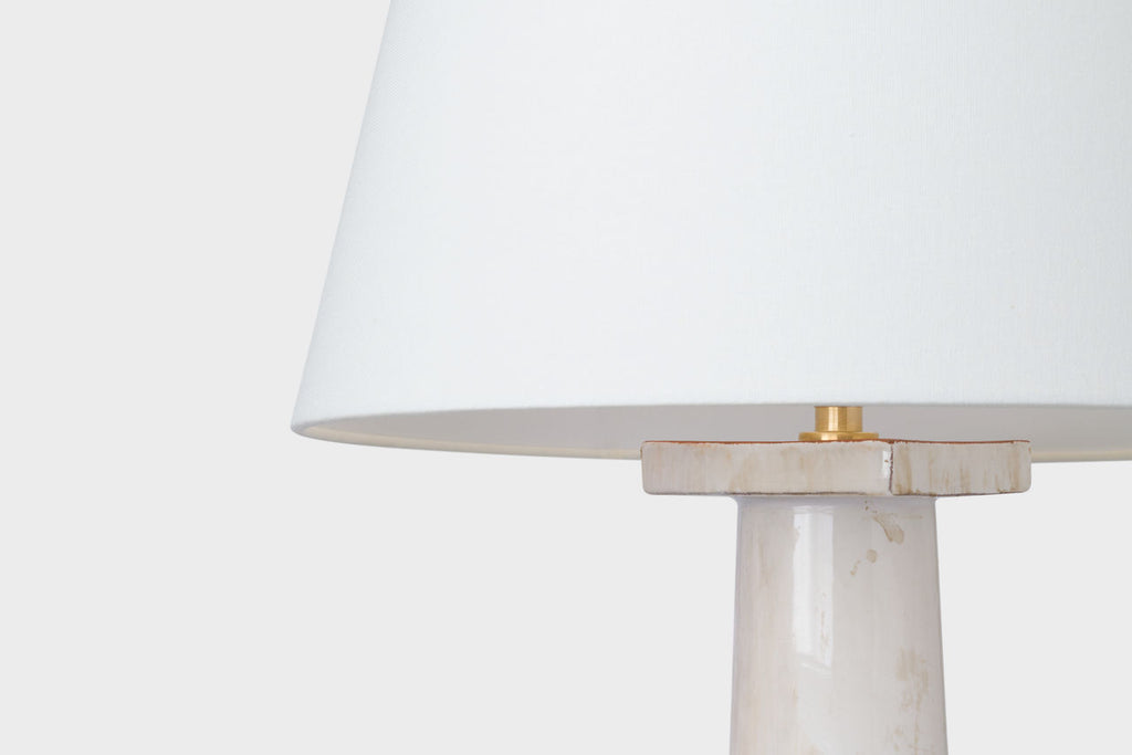 Colonne Large Balustrade Table Lamp | Glossy White Crackle | Linen Shade