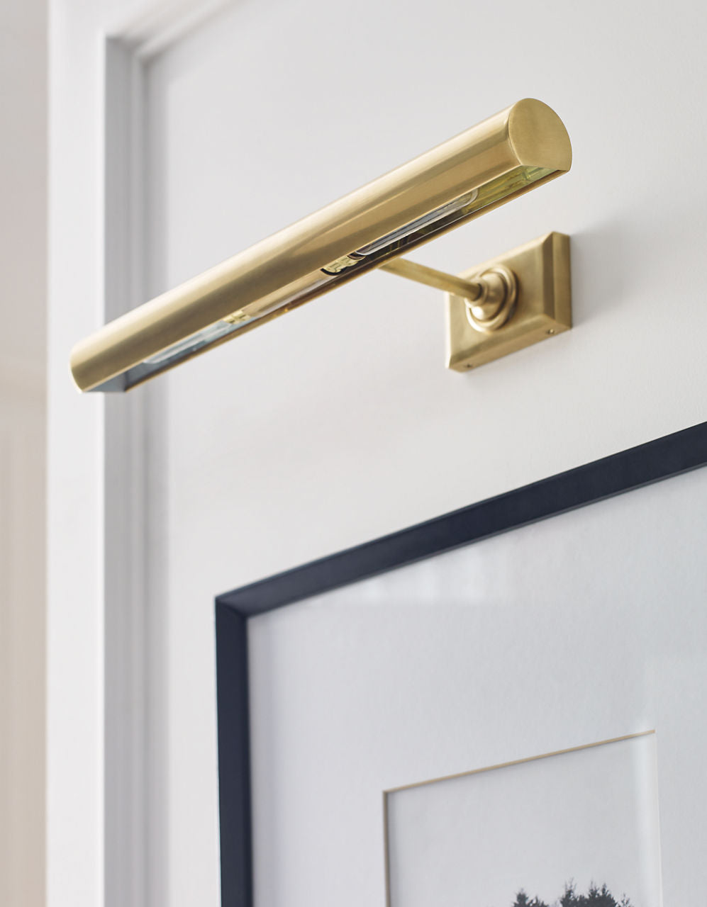 18" Cabinet Maker's Picture Light | Hand-Rubbed Antique Brass