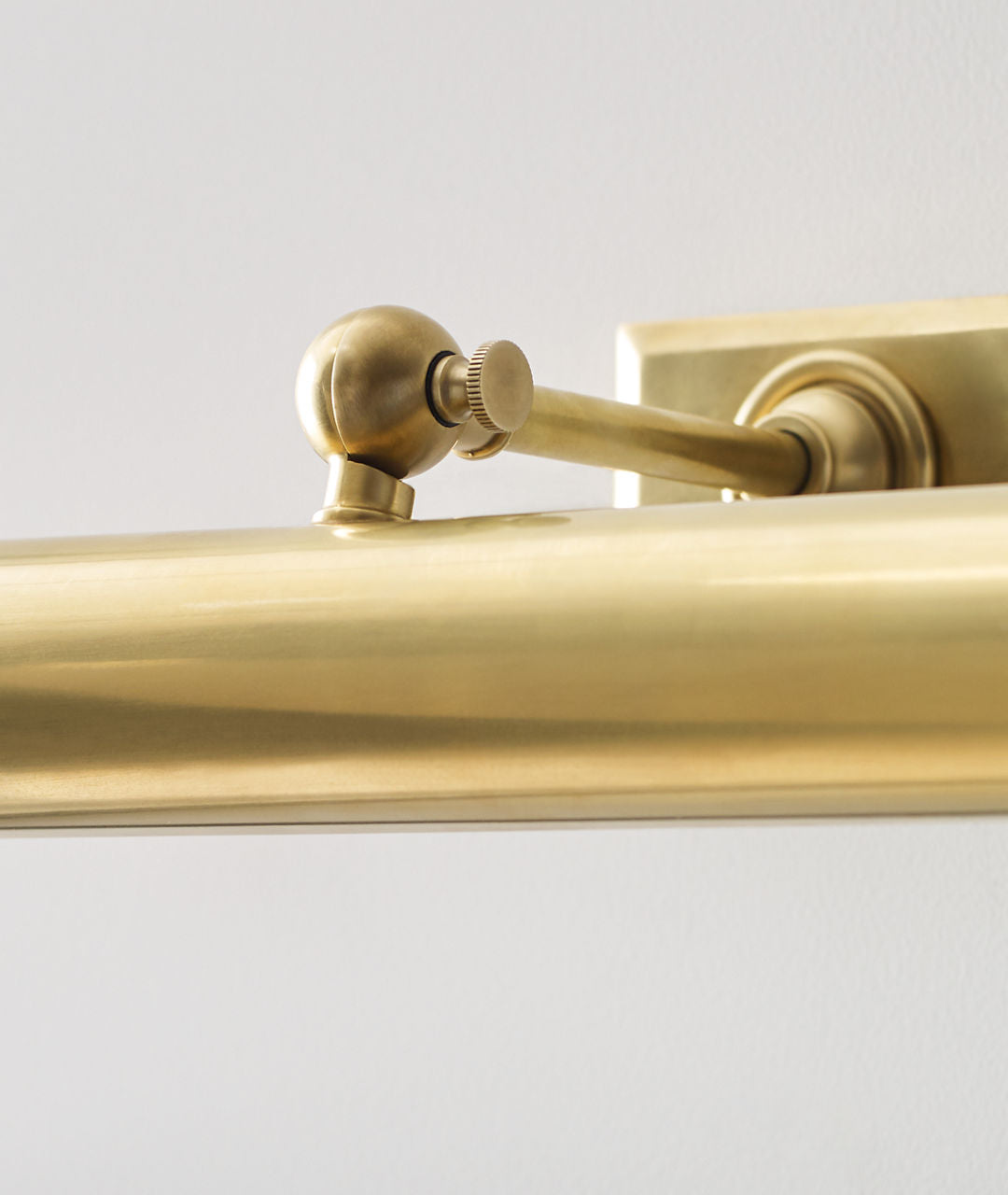 18" Cabinet Maker's Picture Light | Hand-Rubbed Antique Brass