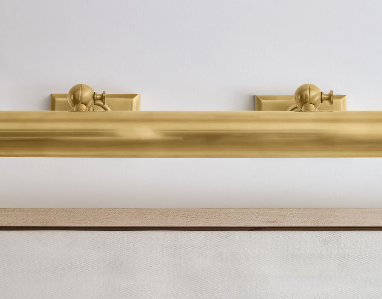 24" Cabinet Maker's Picture Light | Hand-Rubbed Antique Brass