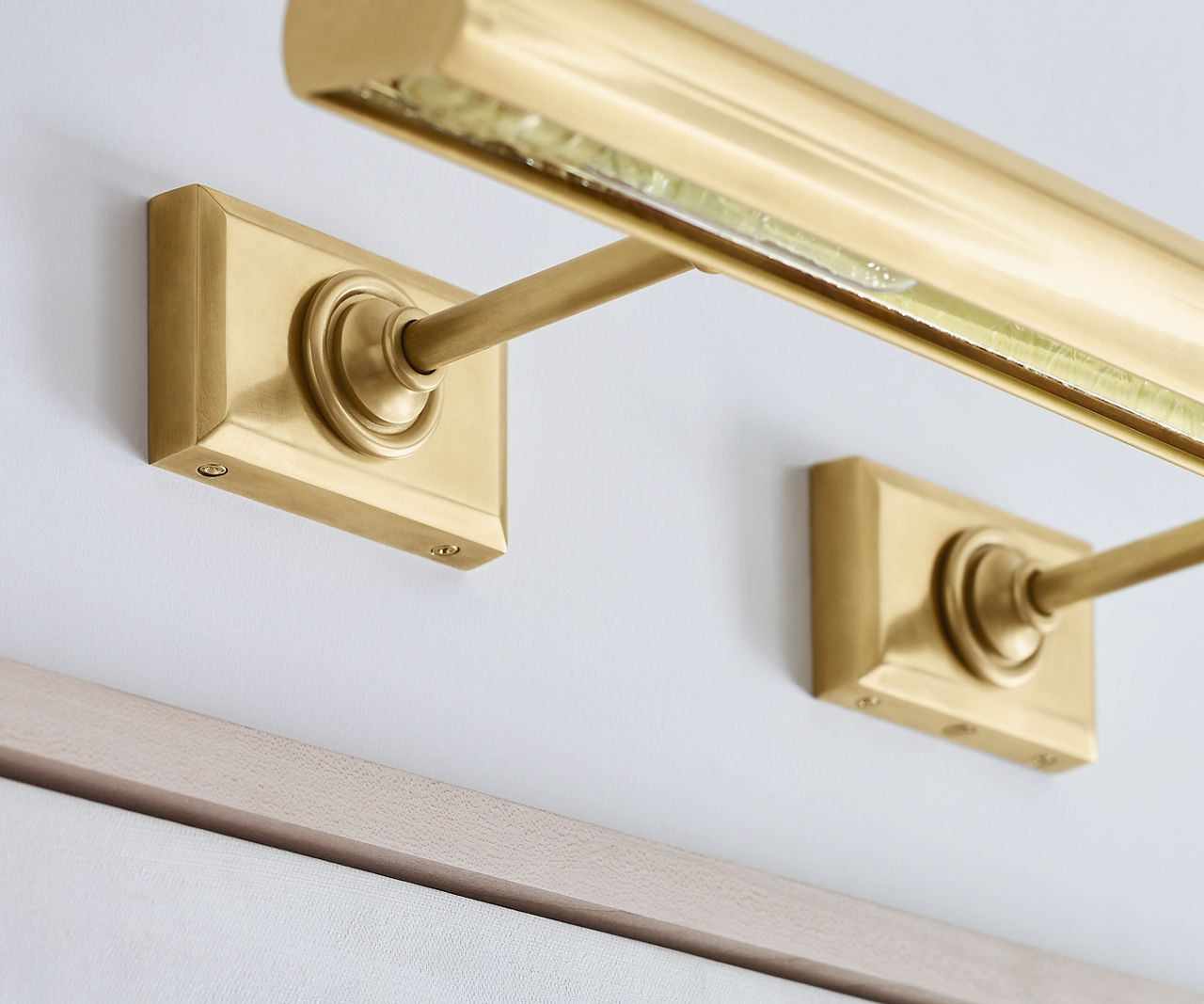 24" Cabinet Maker's Picture Light | Hand-Rubbed Antique Brass