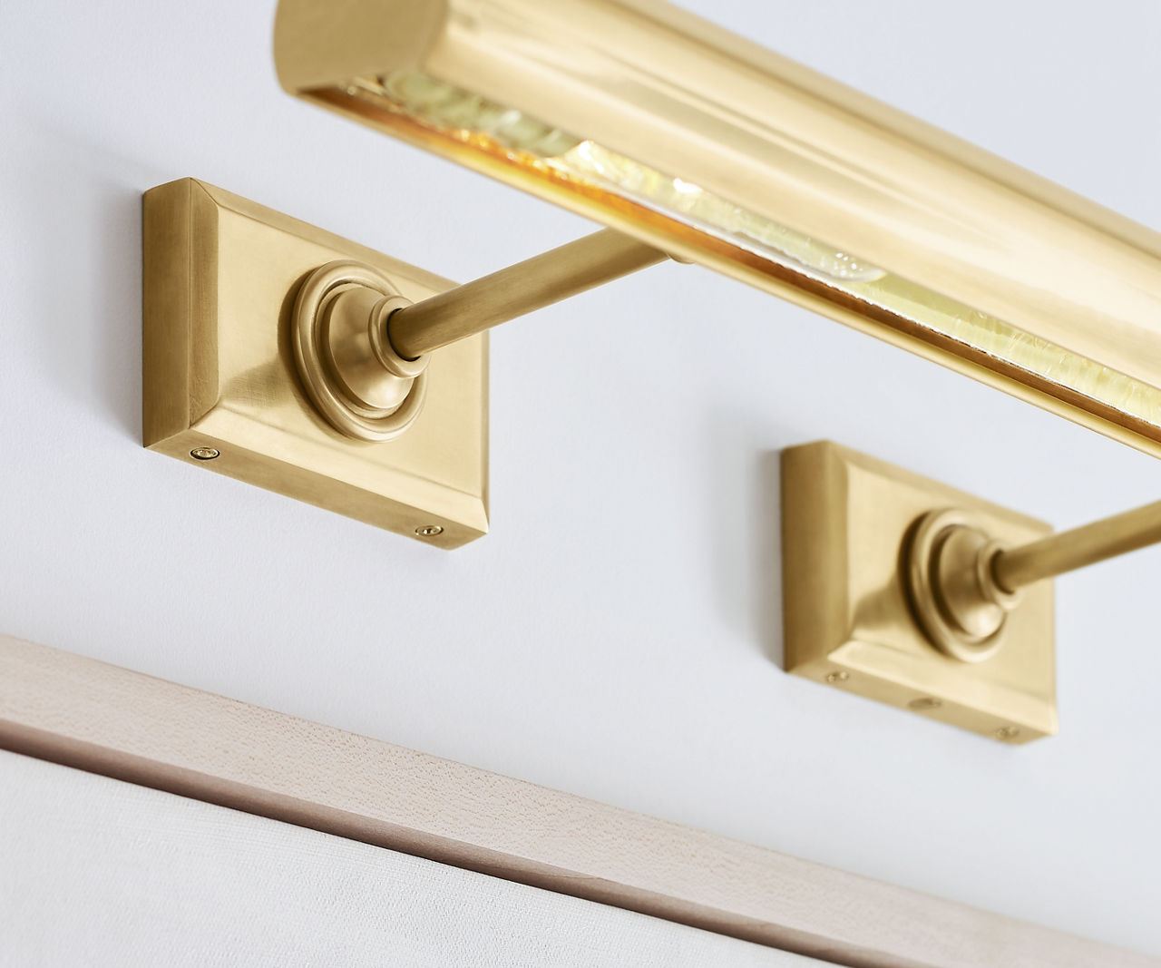 24" Cabinet Maker's Picture Light | Hand-Rubbed Antique Brass