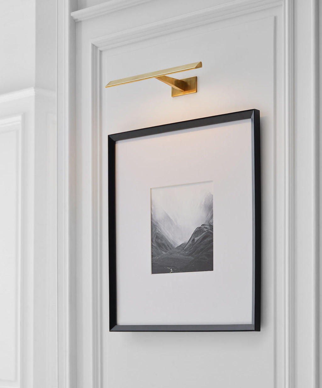 Petrel 18" Picture Light | Hand-Rubbed Antique Brass