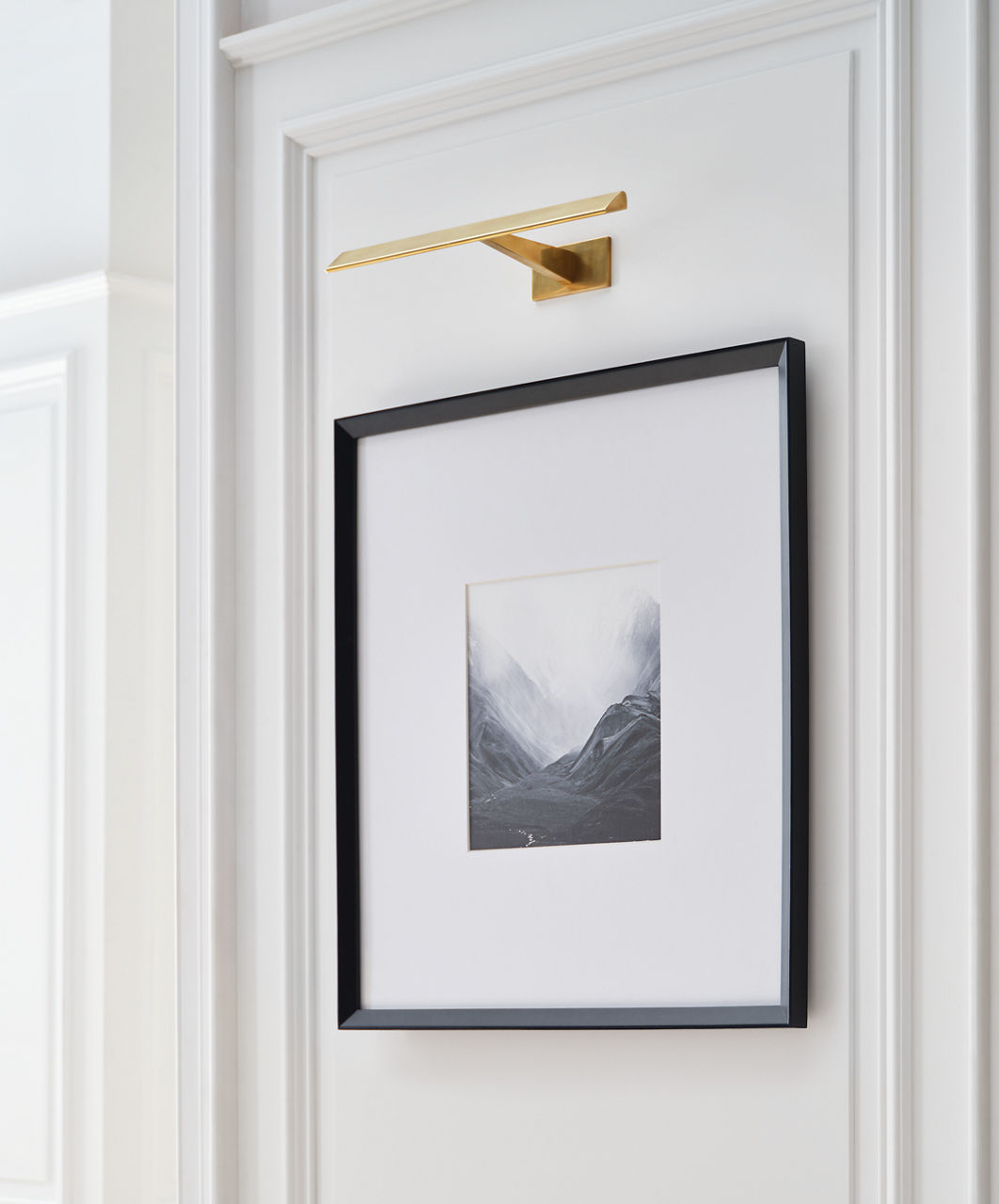 Petrel 18" Picture Light | Hand-Rubbed Antique Brass