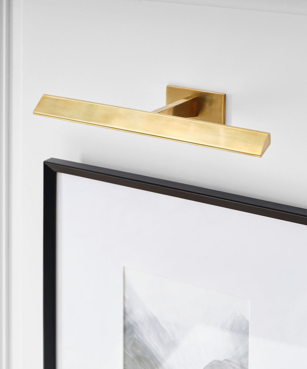 Petrel 18" Picture Light | Hand-Rubbed Antique Brass