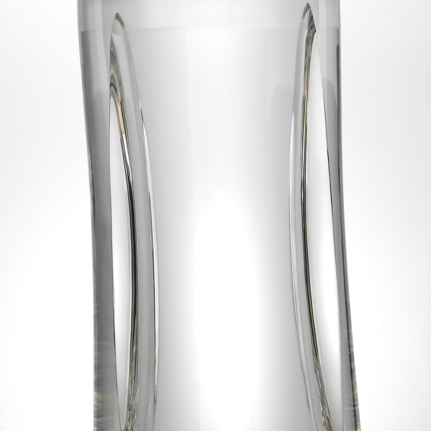 Figlia 27" Cordless V-Cut Round Table Lamp | Crystal | Linen Shade