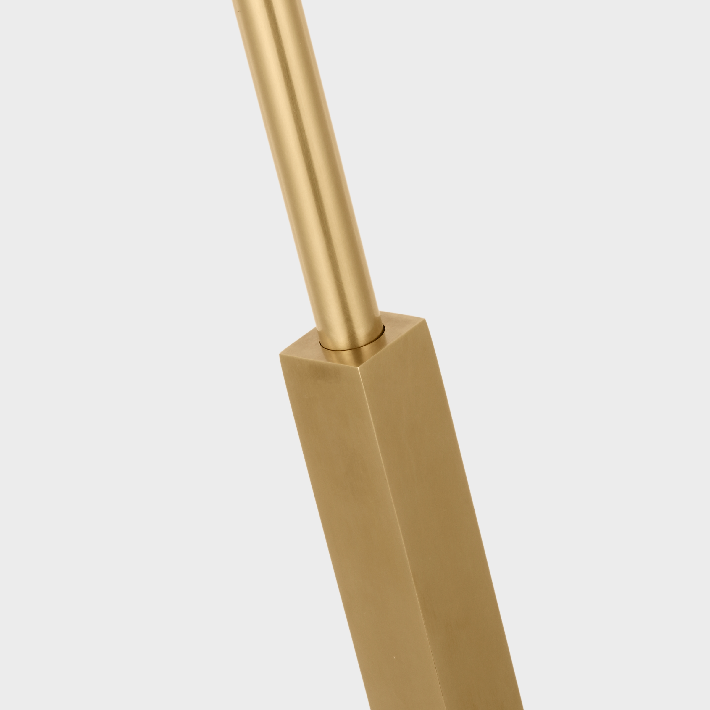 Hackney Cordless Floor Lamp | Hand-Rubbed Antique Brass | Linen Shade
