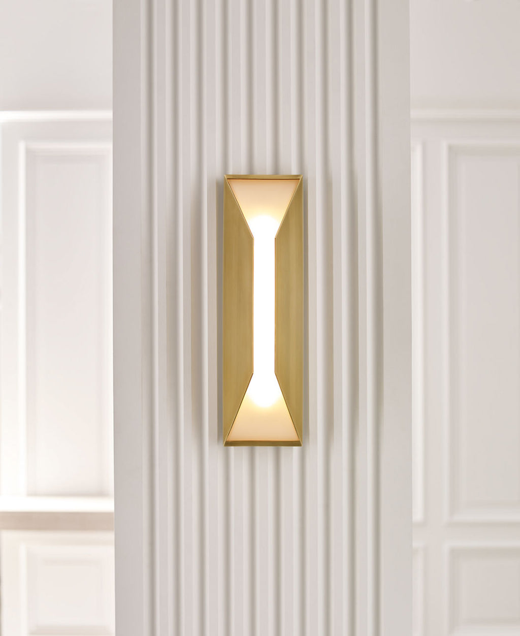 Stretto 16" Sconce | Antique-Burnished Brass | Frosted Glass