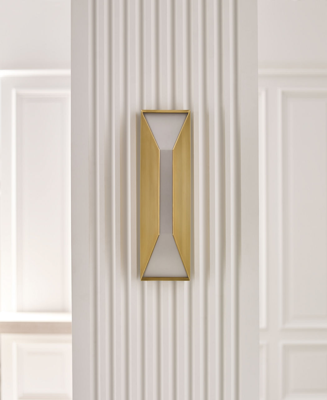Stretto 16" Sconce | Antique-Burnished Brass | Frosted Glass