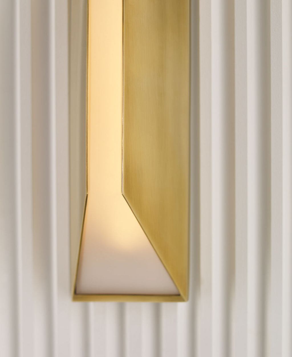 Stretto 16" Sconce | Antique-Burnished Brass | Frosted Glass