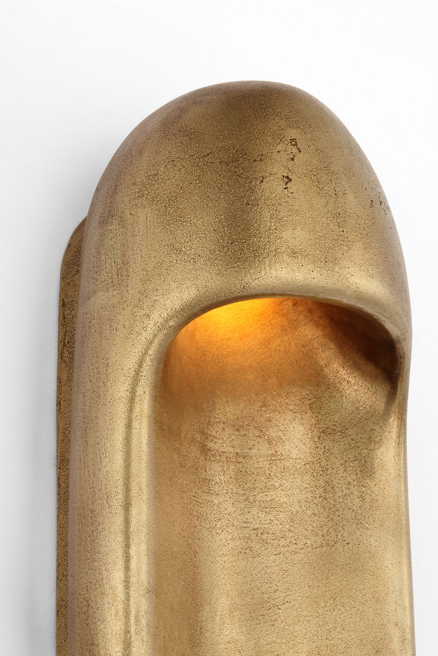 Esculpa 18" Elongated Wall Light | Museum Brass