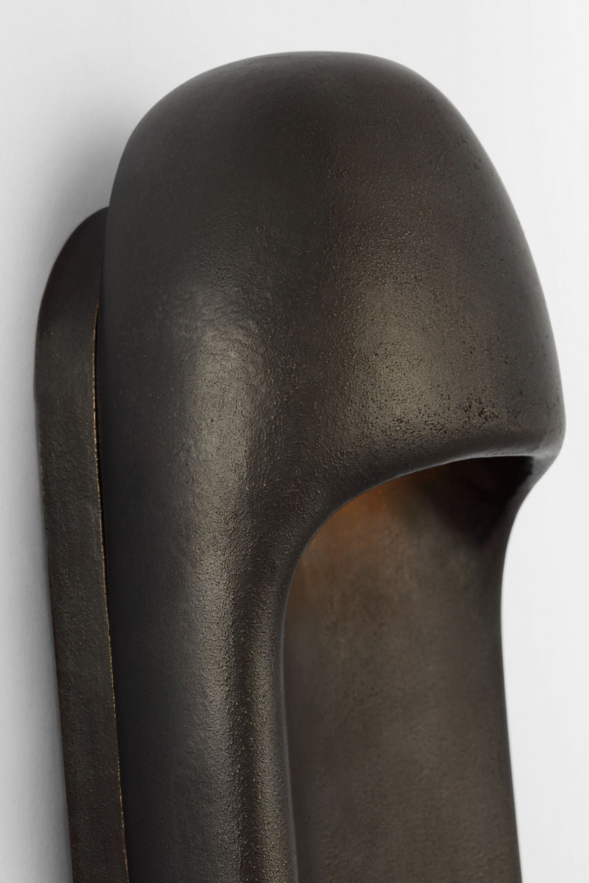 Esculpa 18" Elongated Wall Light | Museum Bronze