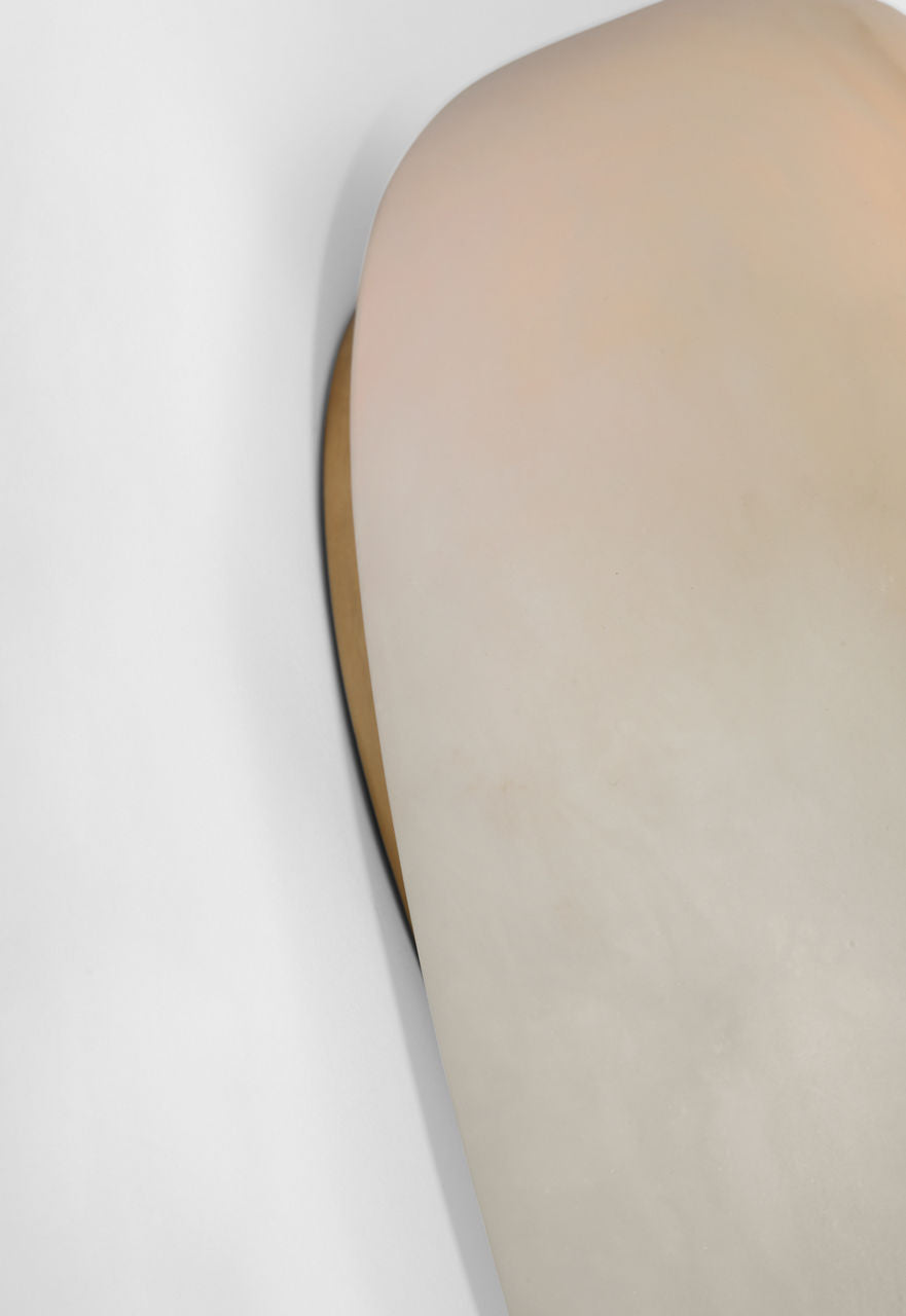 Esculpa 14" Rounded Wall Light | Alabaster and Antique-Burnished Brass
