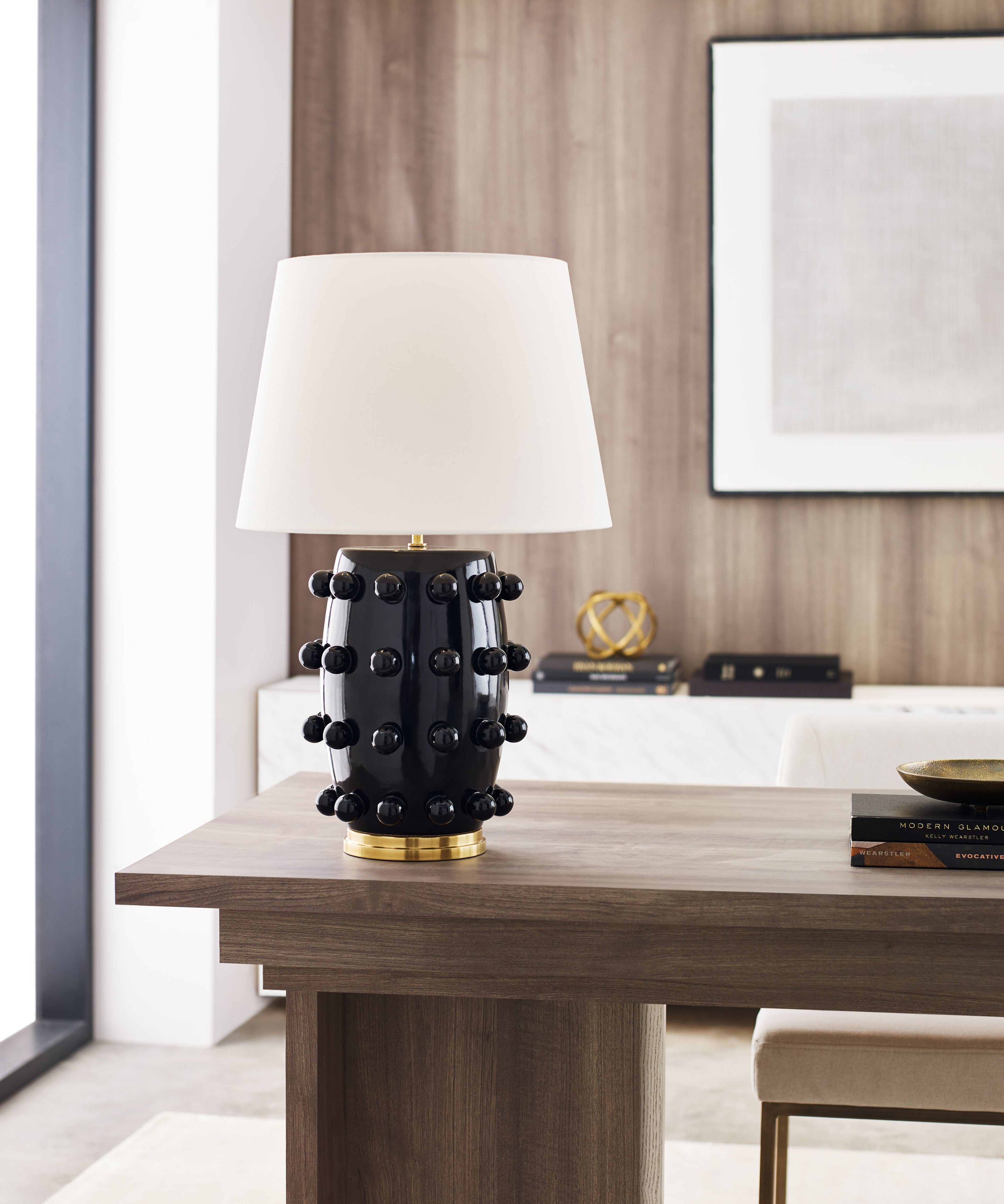Linden Medium Lamp | Black | Linen Shade