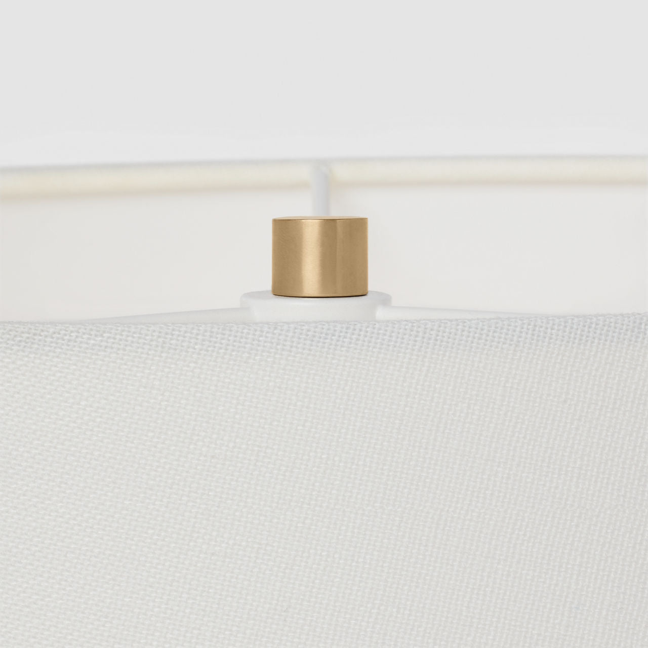 Linden Medium Lamp | Black | Linen Shade