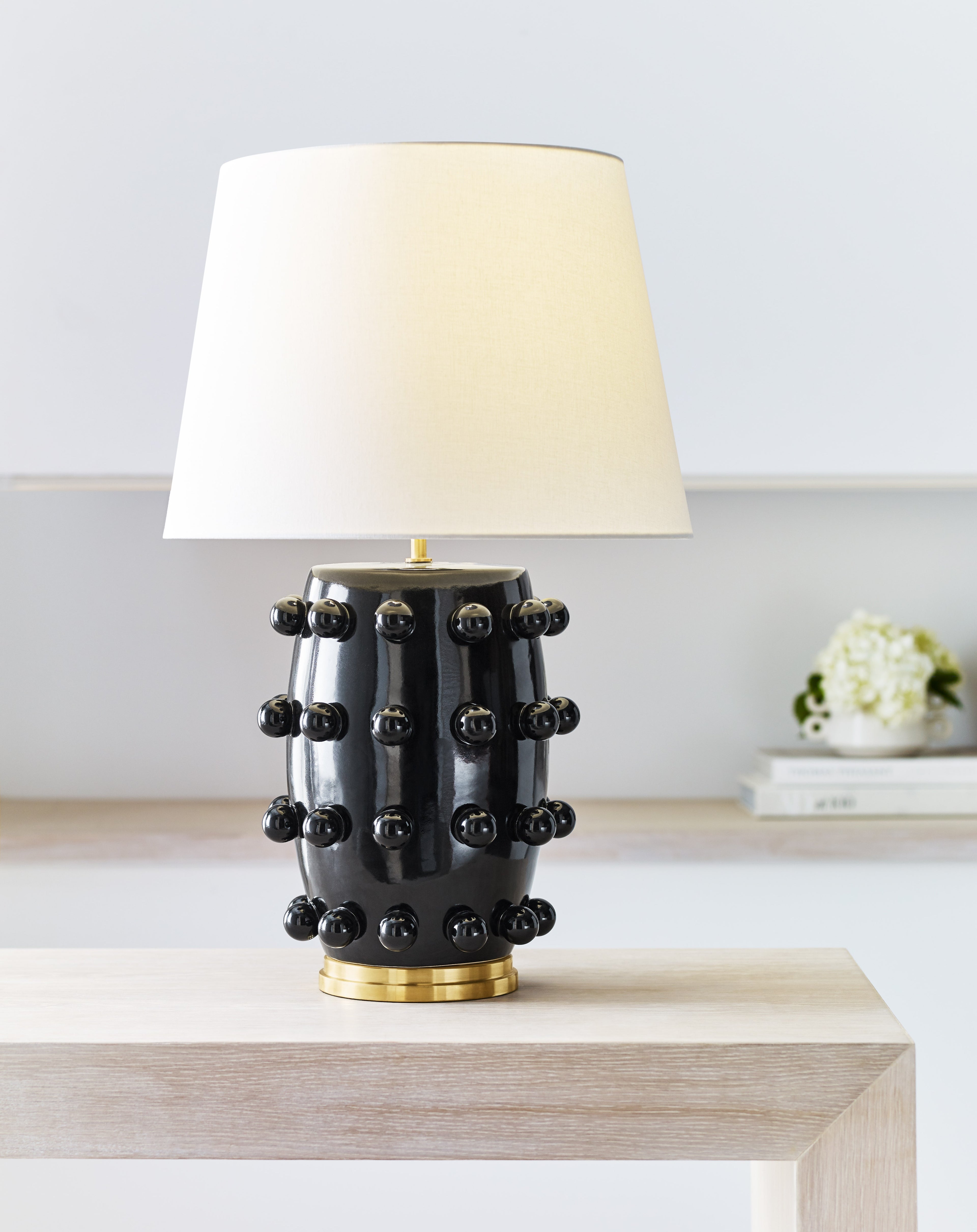 Linden Medium Lamp | Black | Linen Shade