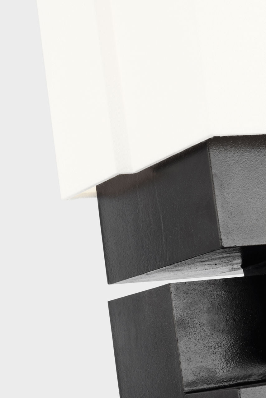 Nucleo 18" Table Lamp | Museum Black | Linen Shade