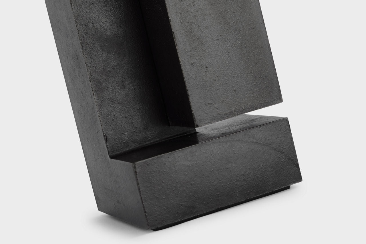 Nucleo 27" Table Lamp | Museum Black | Linen Shade