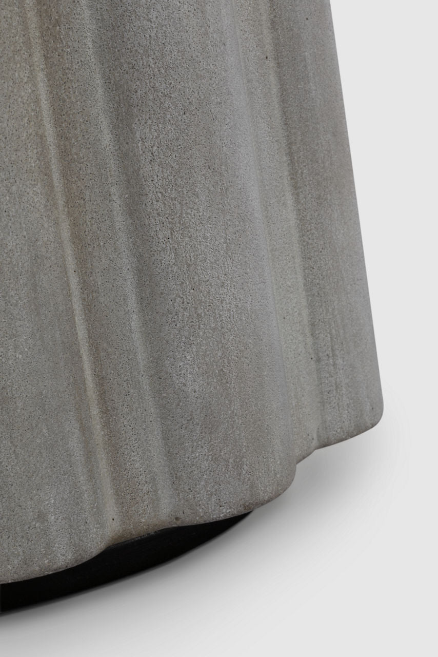 Scioto Medium Table Lamp | Oyster Stained Concrete | Linen Shade