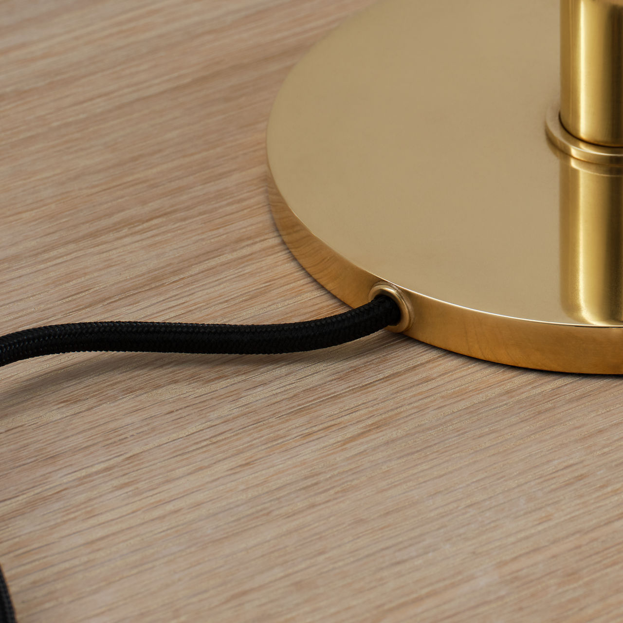 Rousseau 20" Table Lamp | Antique-Burnished Brass | Etched Crystal