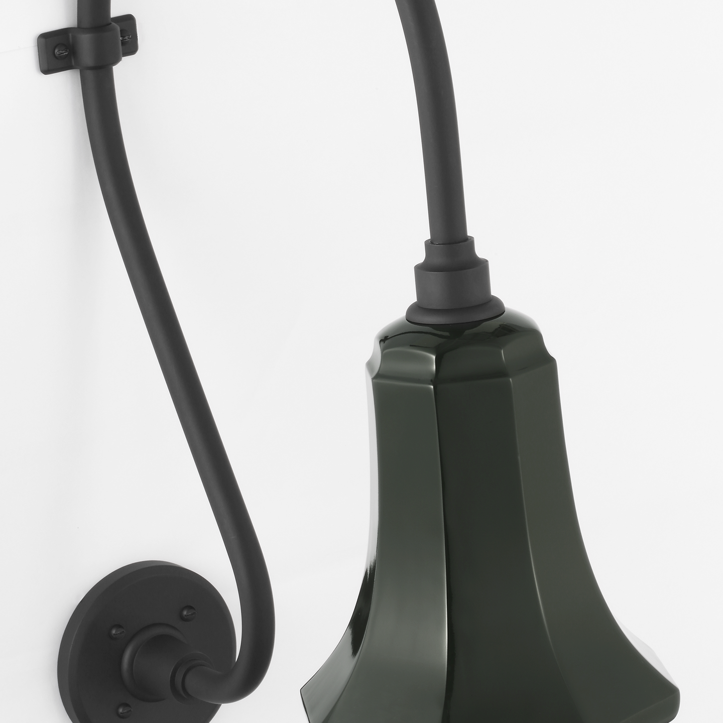 Academy 15" Larrabee Barn Light | Matte Black | 7.5 | 7.5" Green Savannah Shade